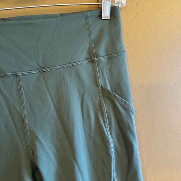 Lululemon Blue High Waisted Leggings High Rise Cropped Womens size 8 - Picture 3 of 7